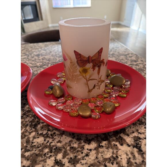 Pair Of Flickering Flameless Candle D4 x H6, Butterfly Battery Operated - Picture 4 of 10